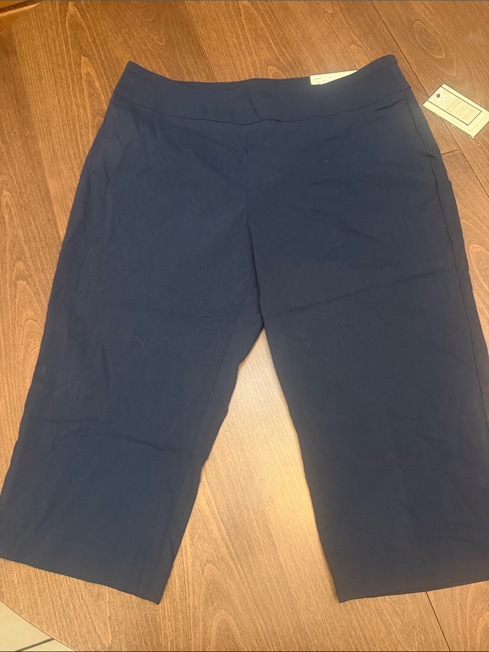 Dana Buchman Dark Navy Stretch Capri Pants